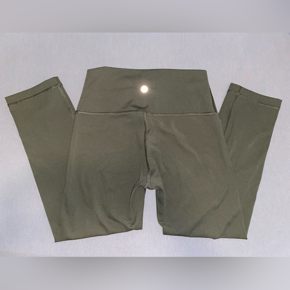 Lululemon Wunder Under Like New Cropped Leggings
